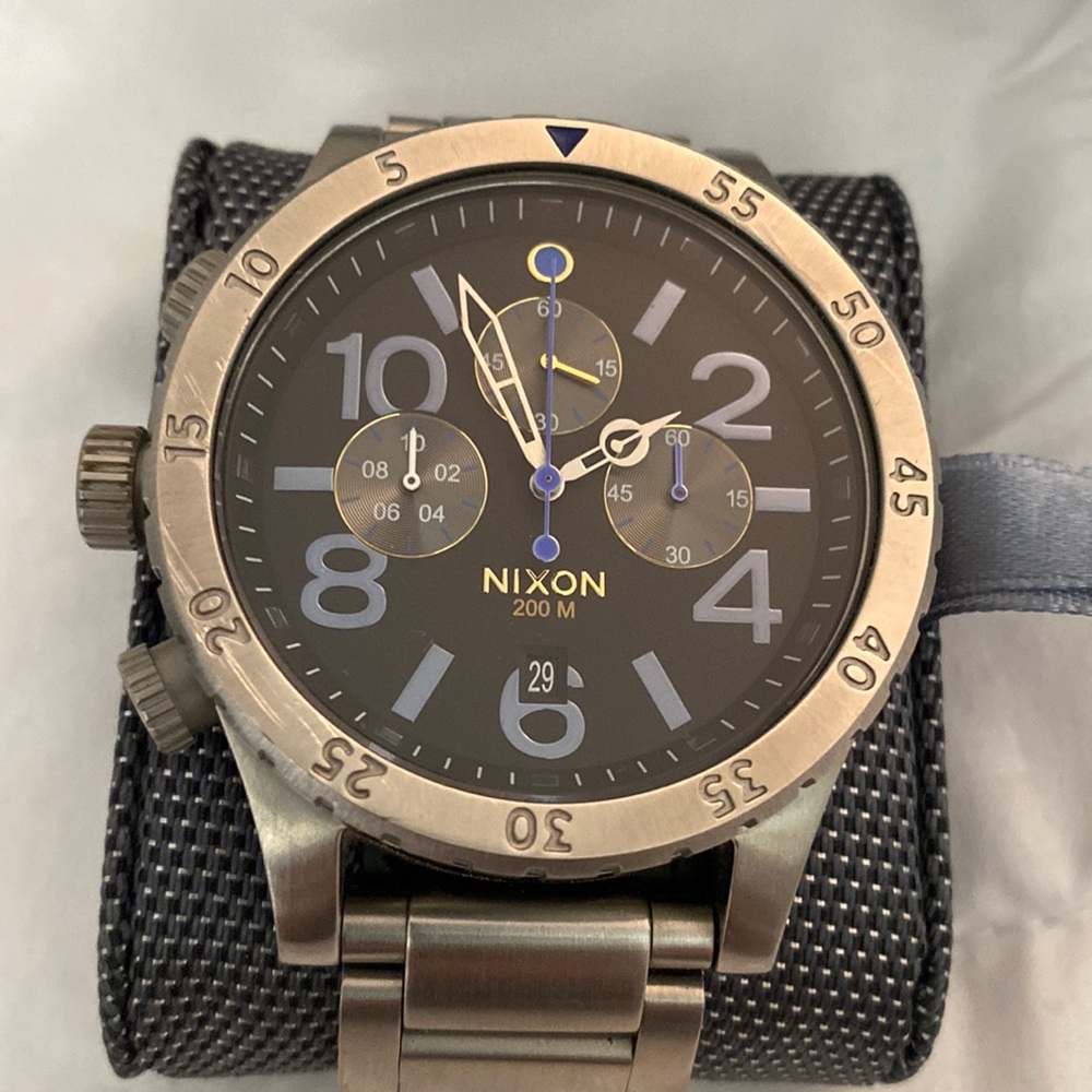 Nixon 48-20 chrono watch